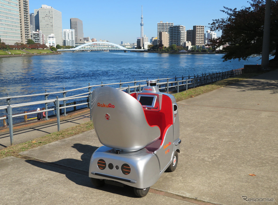 ラクロ。ウルトラマンカラーで目立つ《写真撮影 岩貞るみこ》