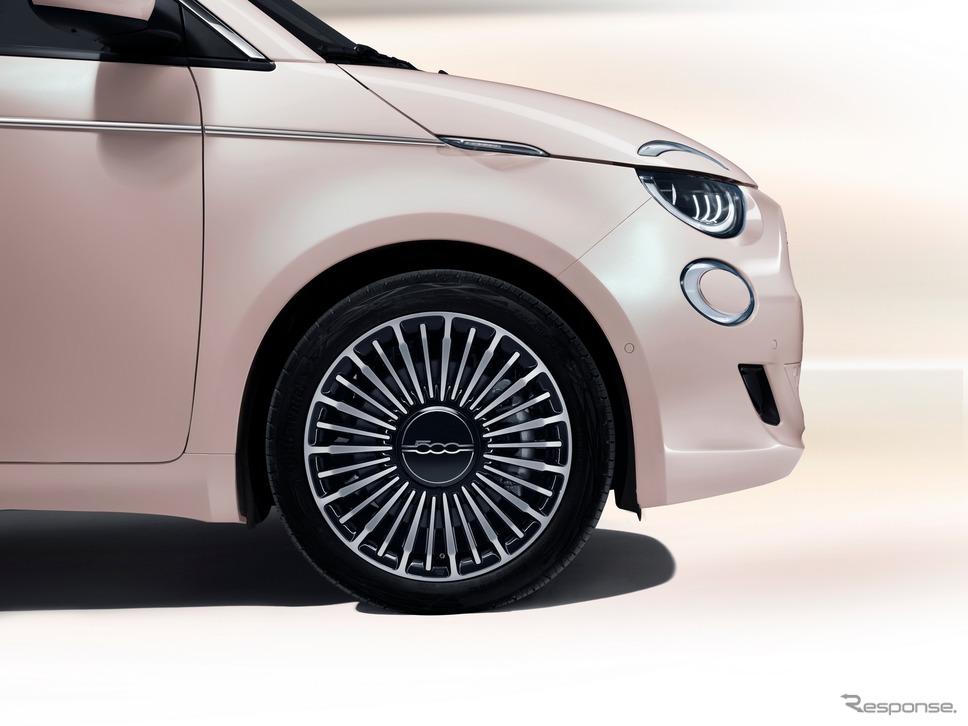 フィアット 500 新型の純正カスタマイズパーツ「MOPAR」装着車《photo by Fiat》