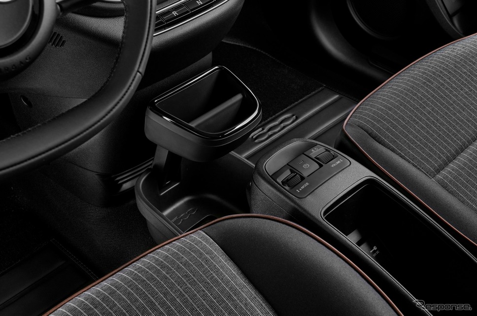 フィアット 500 新型の純正カスタマイズパーツ「MOPAR」装着車《photo by Fiat》