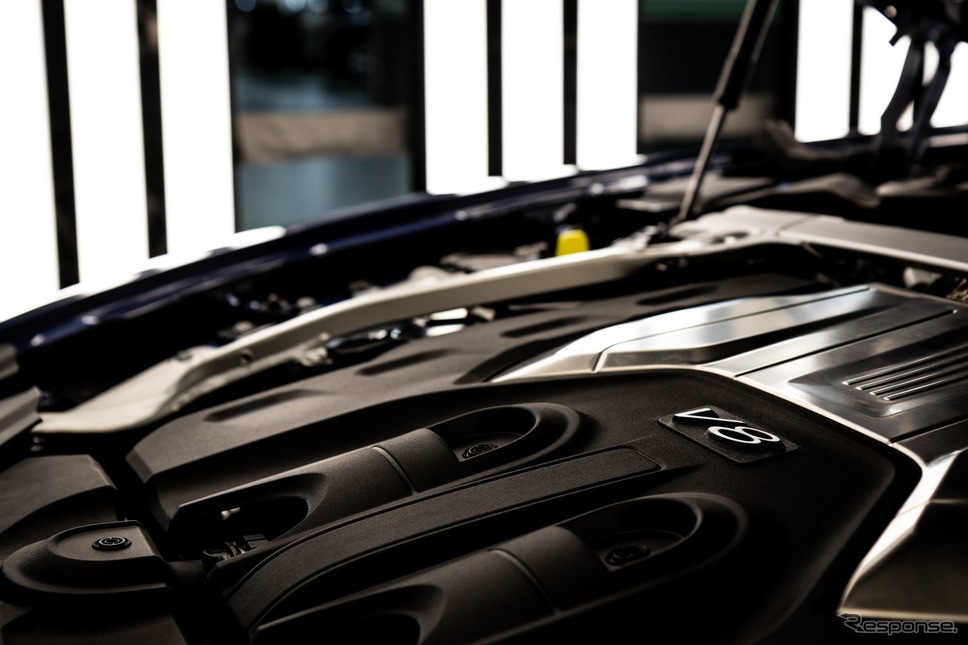 ベントレー・フライングスパー V8 新型《photo by Bentley》