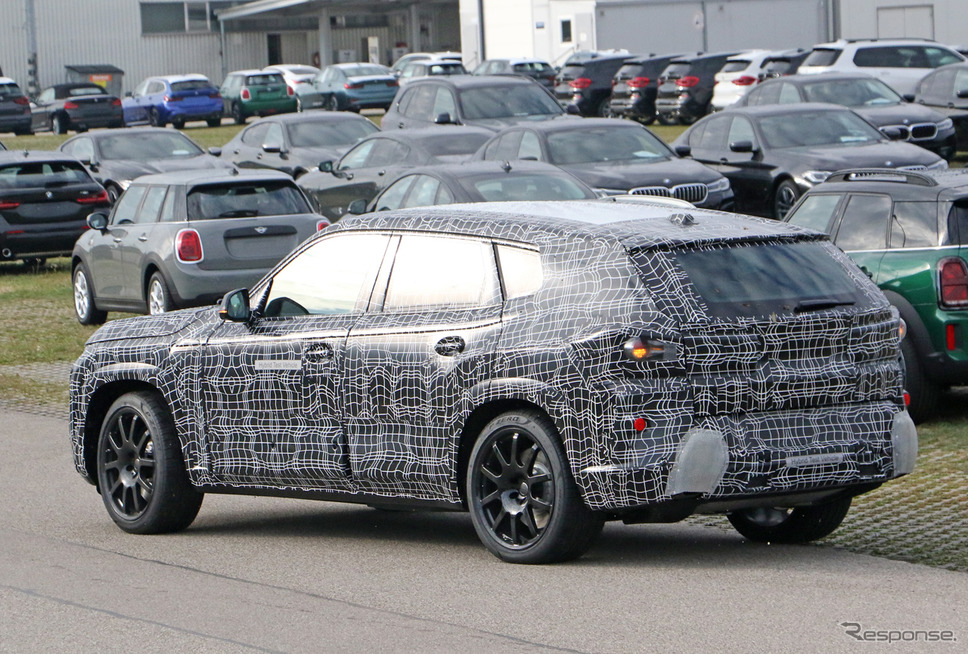 BMW X8 市販型プロトタイプ（スクープ写真）《APOLLO NEWS SERVICE》