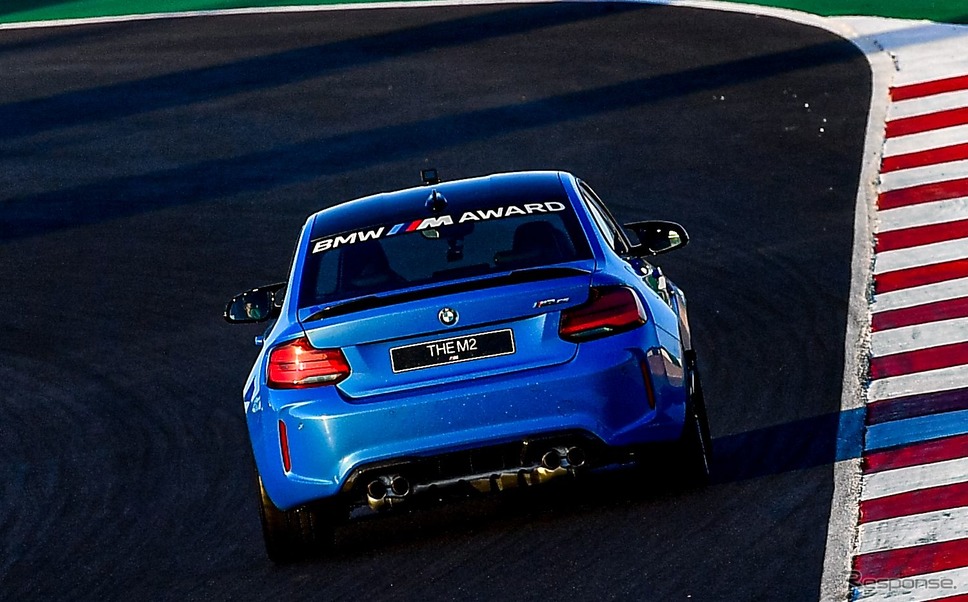 BMW M2 CS とMotoGP 予選最速のファビオ・クアルタラロ選手《photo by BMW》