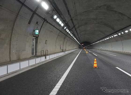 完成状況：トンネル部《写真提供 中日本高速道路》