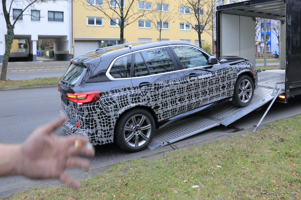 BMW X5 改良新型プロトタイプ（スクープ写真）《APOLLO NEWS SERVICE》