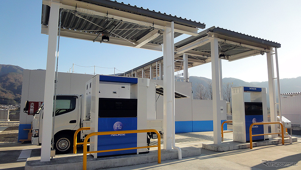 水素技術センター(水素供給利用技術協会、山梨県甲府市下向山町3157番地)《写真撮影 大野雅人(Gazin Airlines)》