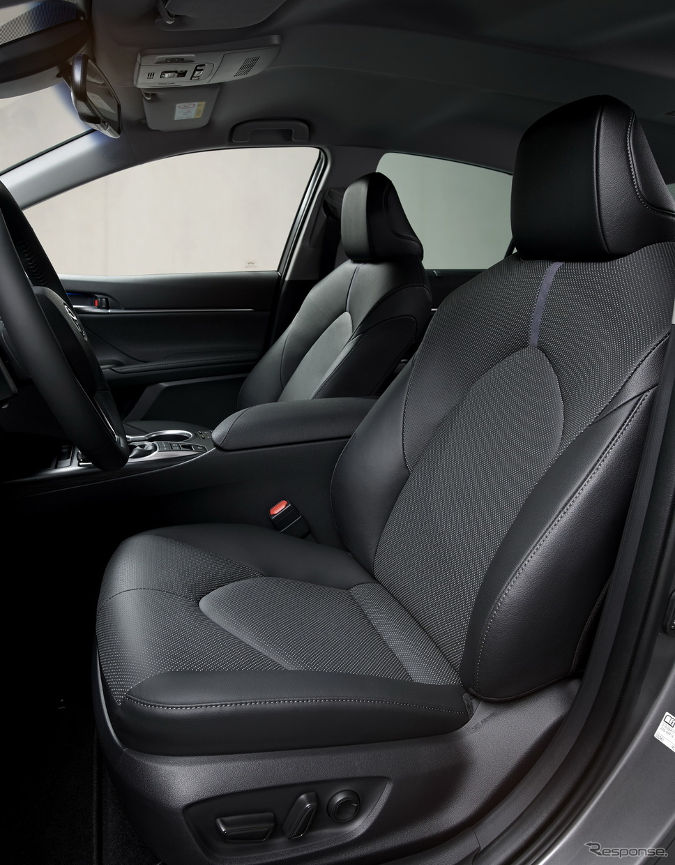 トヨタ・カムリ・ハイブリッド 改良新型(西欧仕様)《photo by Toyota》