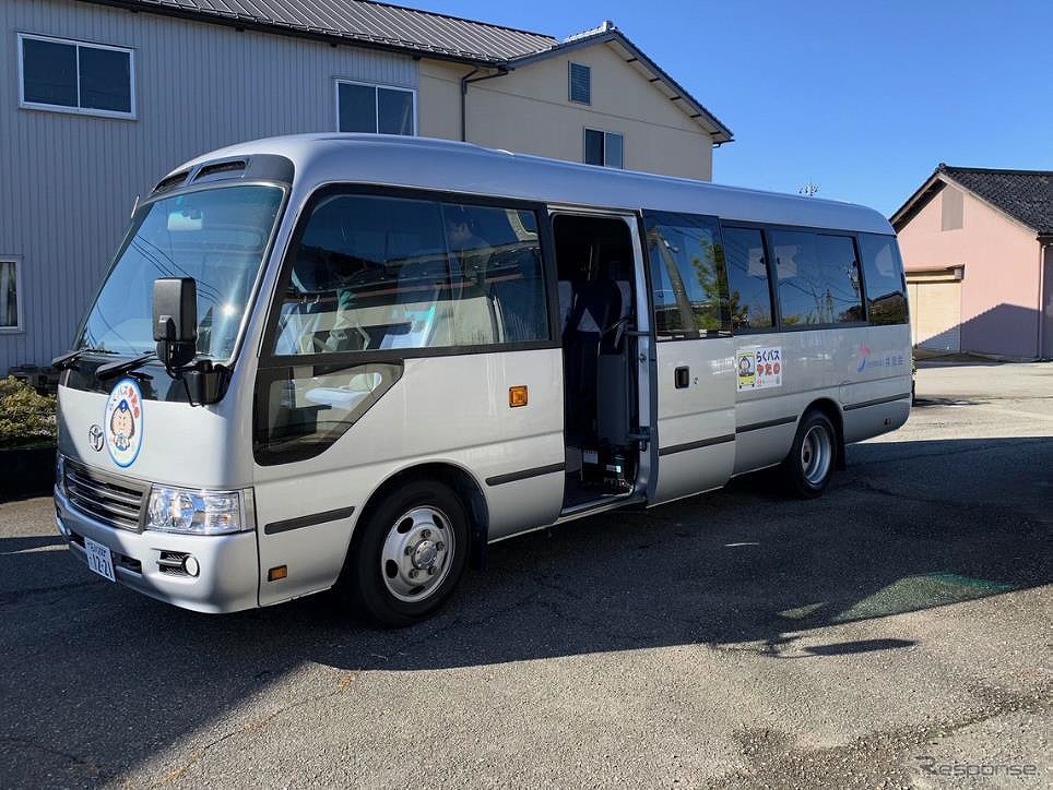 生活サポートバス「らくバス」《写真提供 日野自動車》