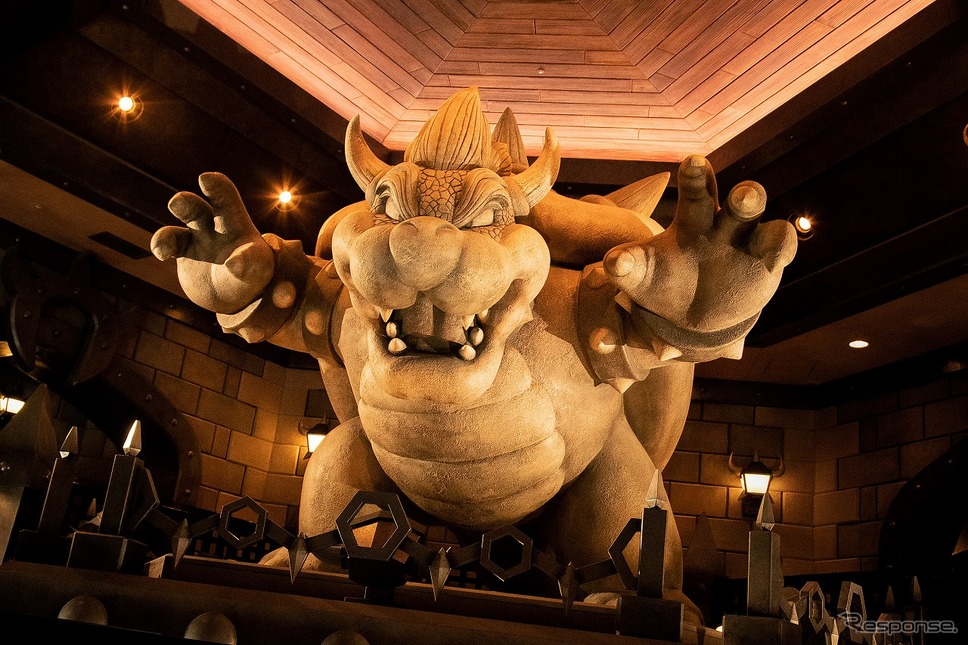 クッパ像 (c) Nintendo《画像提供 ユニバーサル・スタジオ・ジャパン》