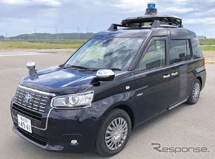 自動運転タクシー《画像提供 NTTドコモ》
