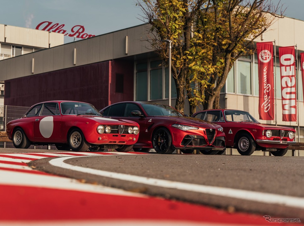 アルファロメオ・ジュリア GTA 新型の「GTAm」(中央)《photo by Alfa Romeo》