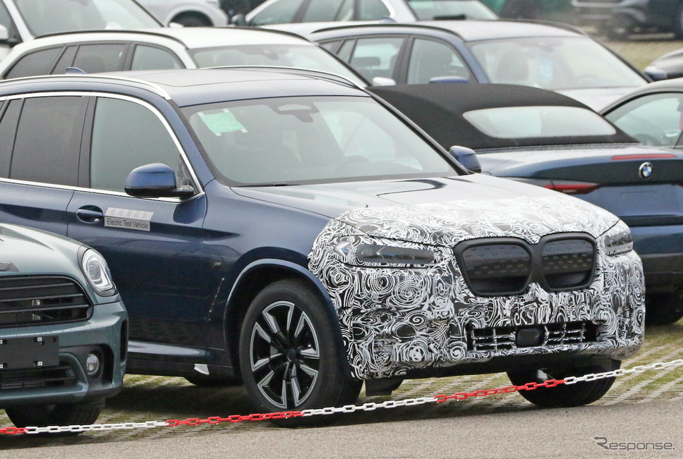 BMW iX3 改良新型プロトタイプ(スクープ写真)《APOLLO NEWS SERVICE》