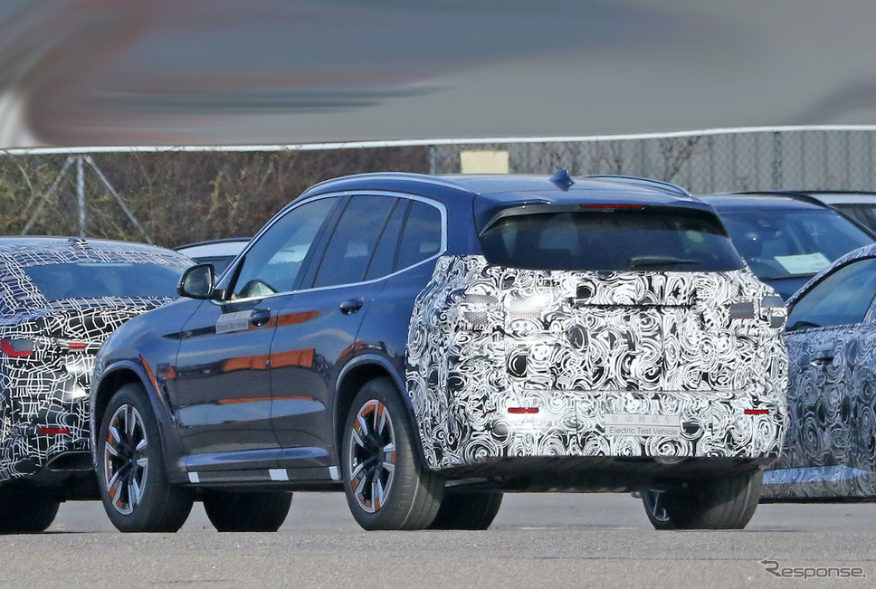 BMW iX3 改良新型プロトタイプ(スクープ写真)《APOLLO NEWS SERVICE》
