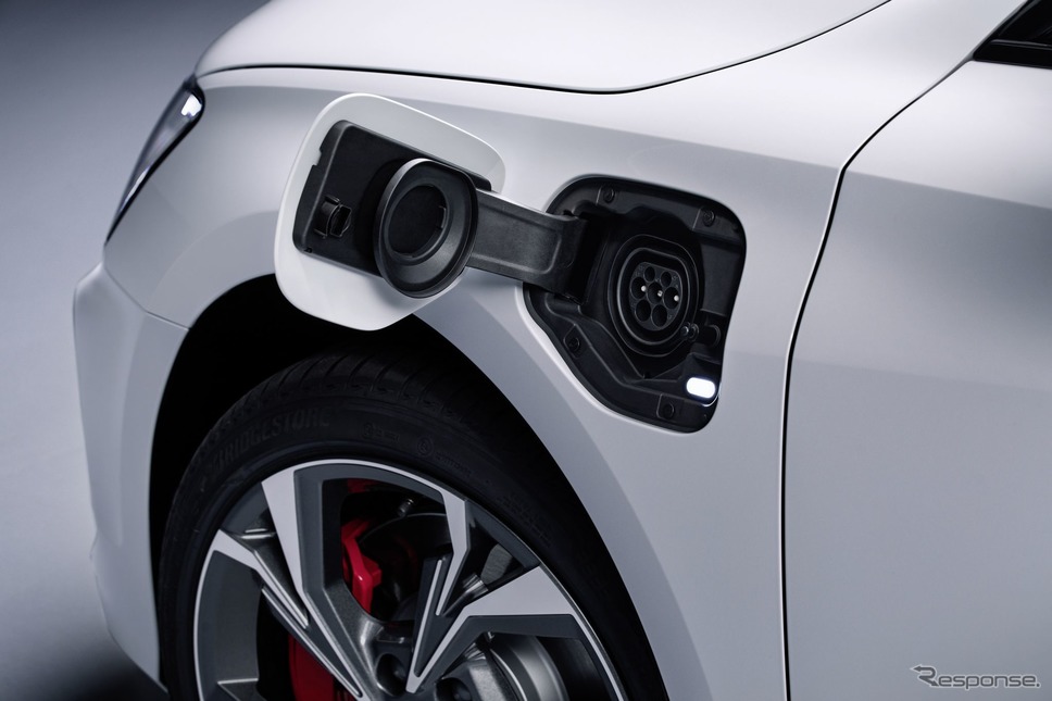 アウディ A3 スポーツバック 新型のPHV「45 TFSI e」《photo by Audi》