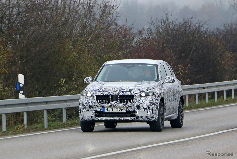 BMW X1 PHEV 次期型プロトタイプ(スクープ写真)《APOLLO NEWS SERVICE》