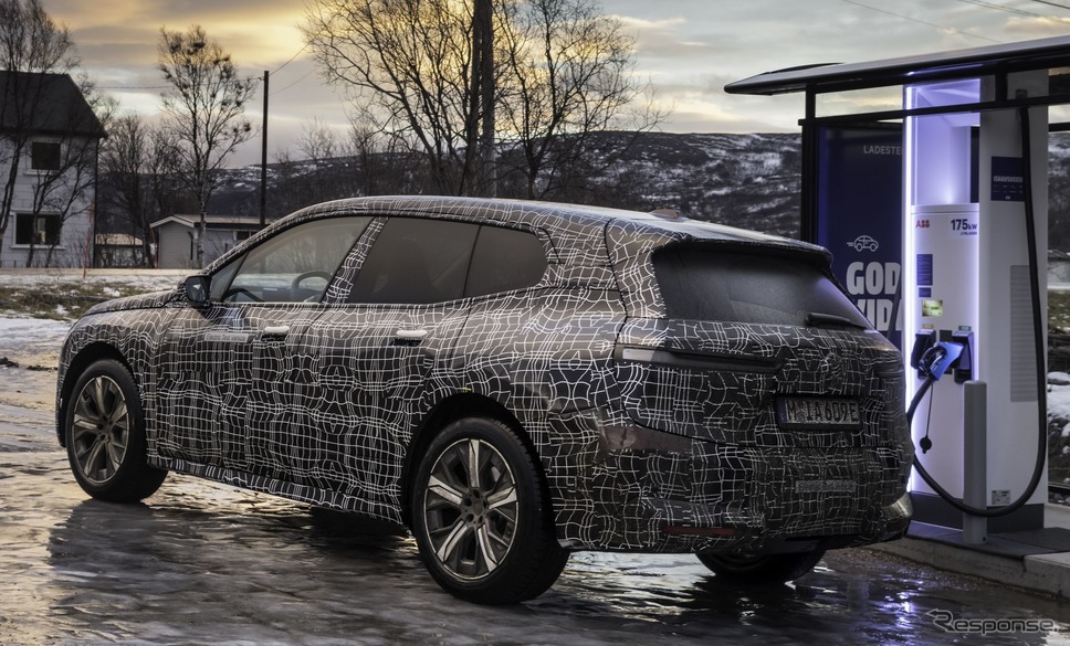 BMW iX のプロトタイプ《photo by BMW》