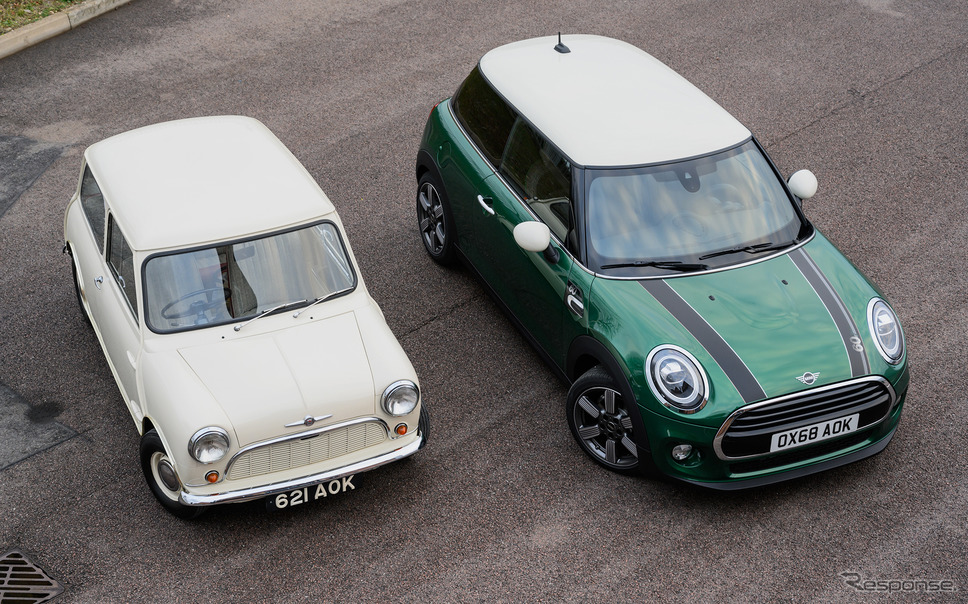 クラシックミニと最新のBMW MINI《Photo by MINI》