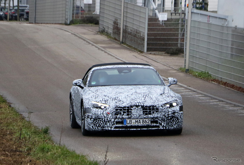 メルセデスAMG SLクラス 次期型プロトタイプ(スクープ写真)《APOLLO NEWS SERVICE》
