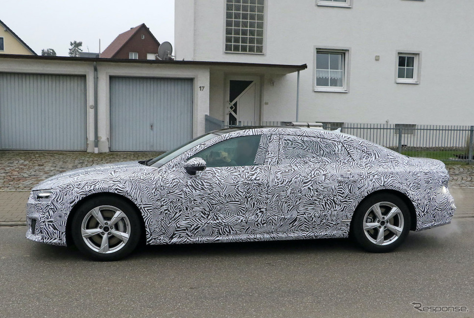 アウディ A7L プロトタイプ(スクープ写真)《APOLLO NEWS SERVICE》