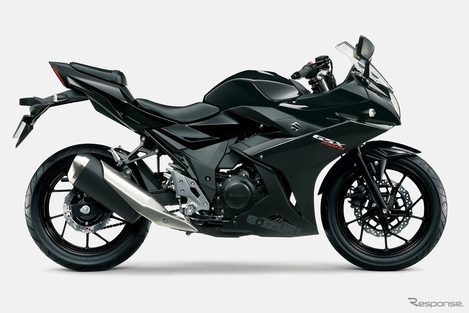 スズキ GSX250R ABS(パールネブラーブラック)《写真提供 スズキ》