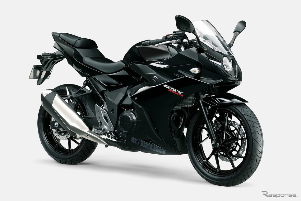 スズキ GSX250R ABS(パールネブラーブラック)《写真提供 スズキ》