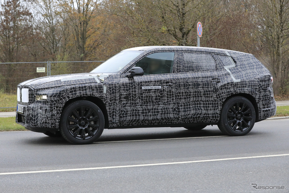 BMW X8 プロトタイプ(スクープ写真)《APOLLO NEWS SERVICE》