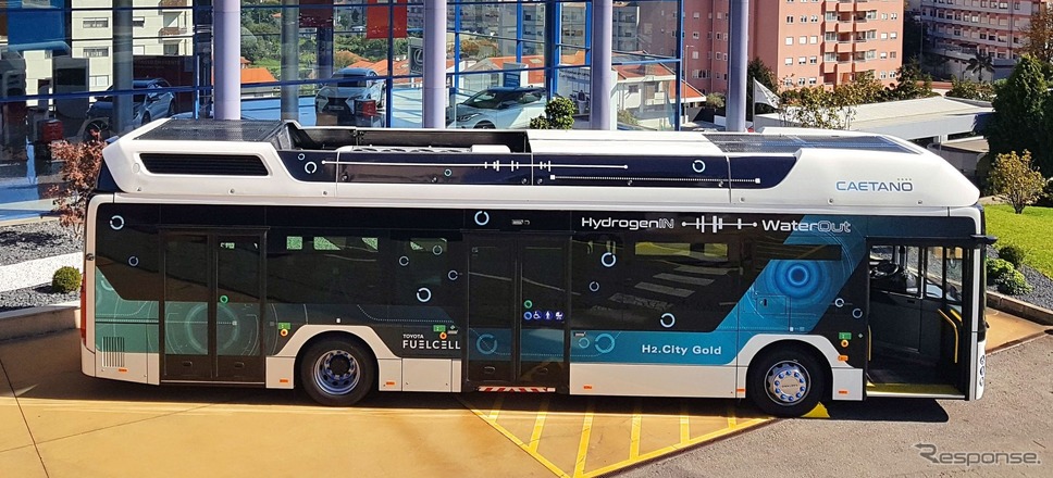 トヨタの燃料電池システムを搭載した、カエタノ・バス社のH2.シティゴールド《photo by Toyota》