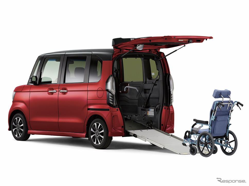 ホンダN-BOXカスタム、スロープ仕様車コーディネートスタイル《写真提供 ホンダ》