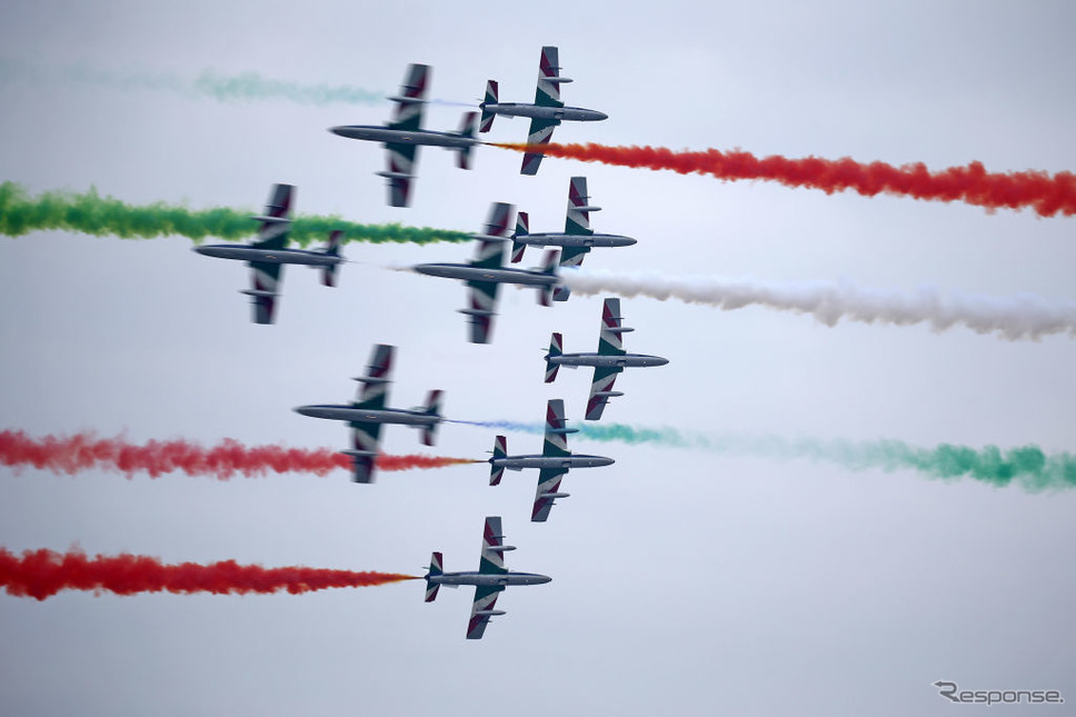 フレッチェ・トリコローリ。2019年10月13日、リナーテ航空祭（ミラノ上空）《Photo by Marco Canoniero/LightRocket via Getty Images/ゲッティイメージズ》