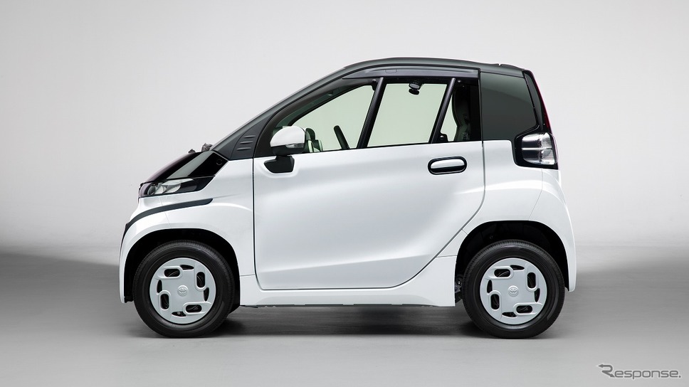 トヨタ C＋pod G（スーパーホワイトII×無塗装［黒色樹脂］）《写真提供 トヨタ自動車》