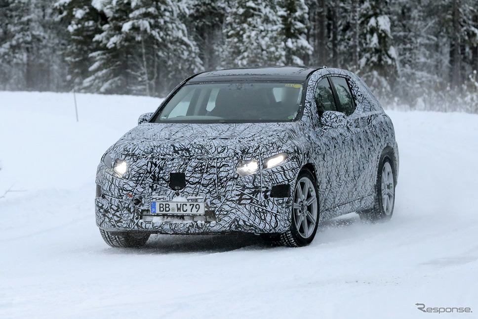 メルセデスベンツ EQS SUV プロトタイプ(スクープ写真)《APOLLO NEWS SERVICE》