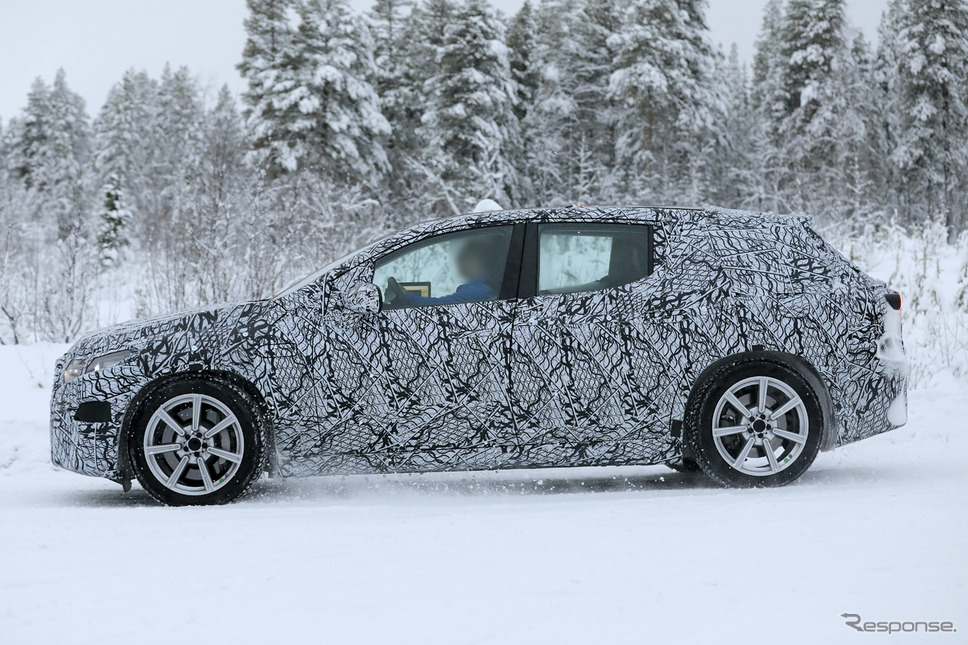 メルセデスベンツ EQS SUV プロトタイプ(スクープ写真)《APOLLO NEWS SERVICE》