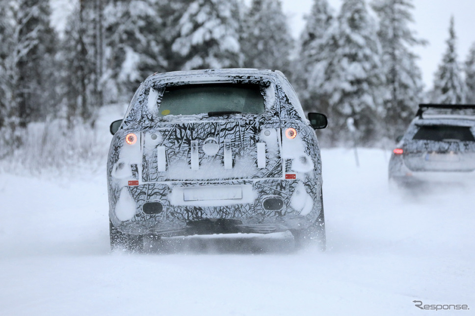 メルセデスベンツ EQS SUV プロトタイプ(スクープ写真)《APOLLO NEWS SERVICE》