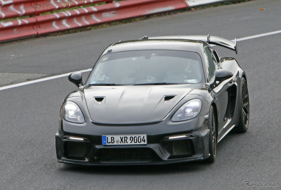 ポルシェ 718ケイマン GT4 RS プロトタイプ(スクープ写真)《APOLLO NEWS SERVICE》