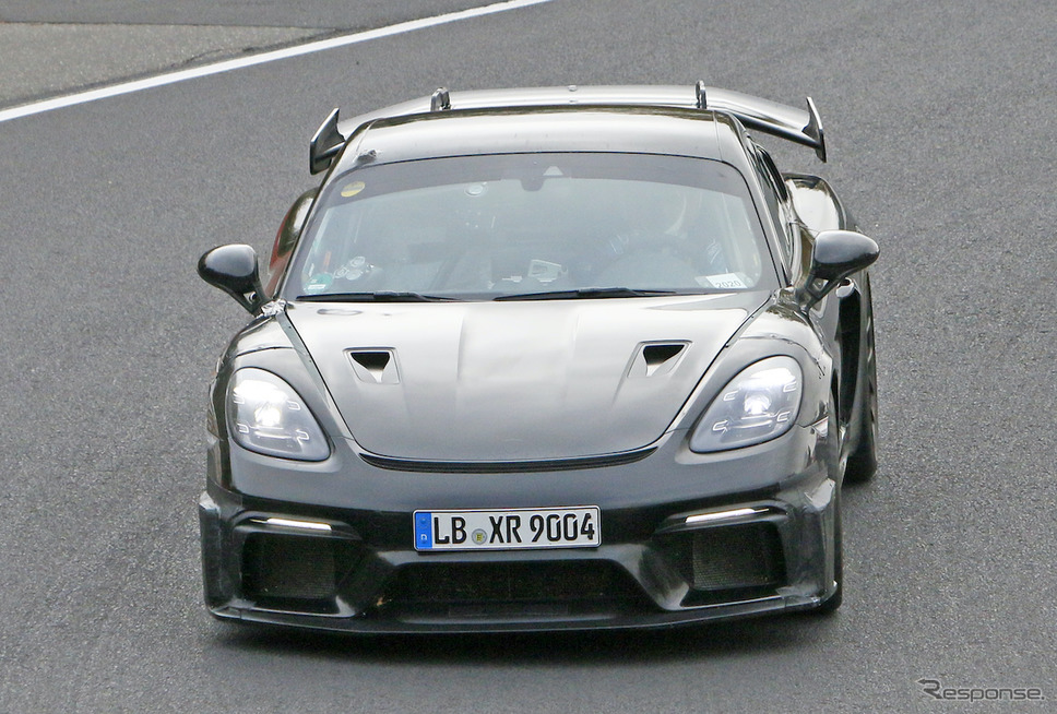 ポルシェ 718ケイマン GT4 RS プロトタイプ(スクープ写真)《APOLLO NEWS SERVICE》