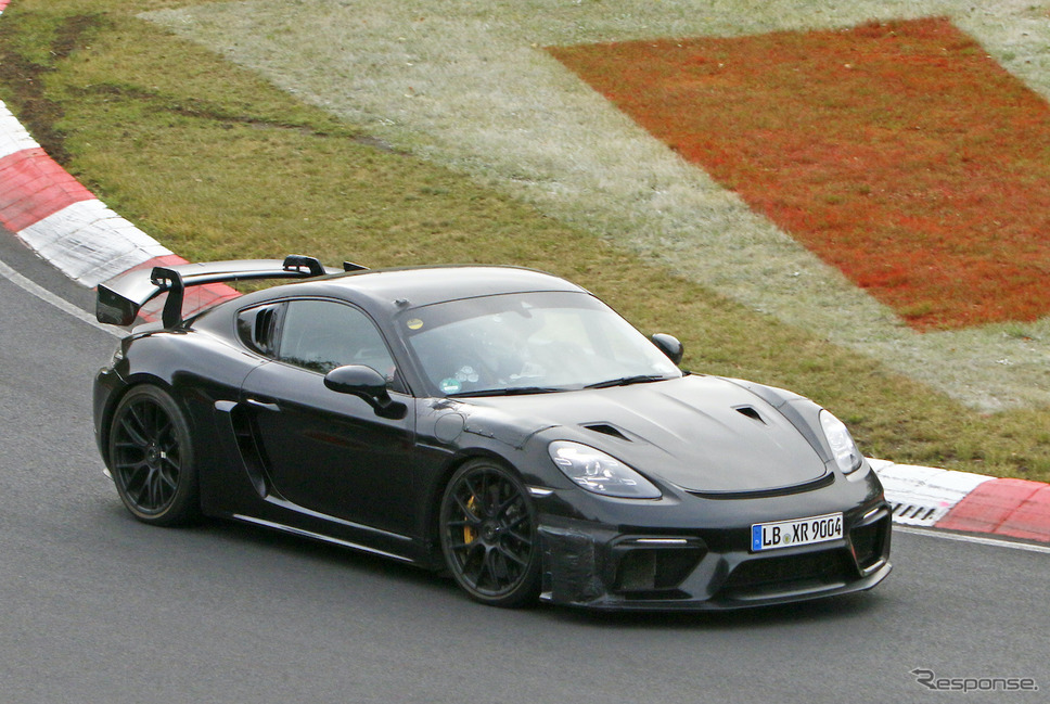 ポルシェ 718ケイマン GT4 RS プロトタイプ(スクープ写真)《APOLLO NEWS SERVICE》