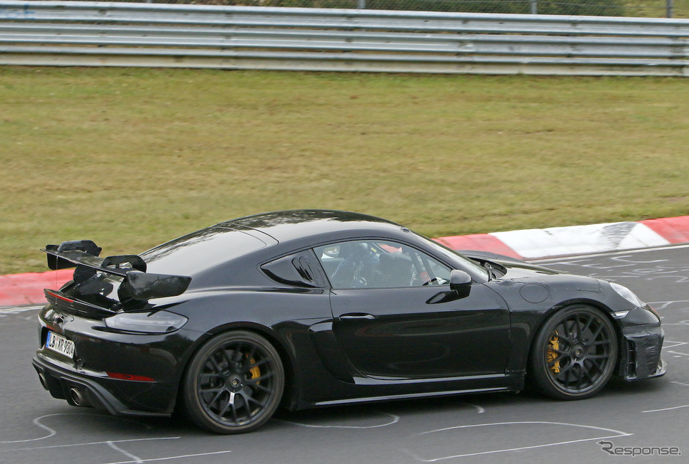 ポルシェ 718ケイマン GT4 RS プロトタイプ(スクープ写真)《APOLLO NEWS SERVICE》