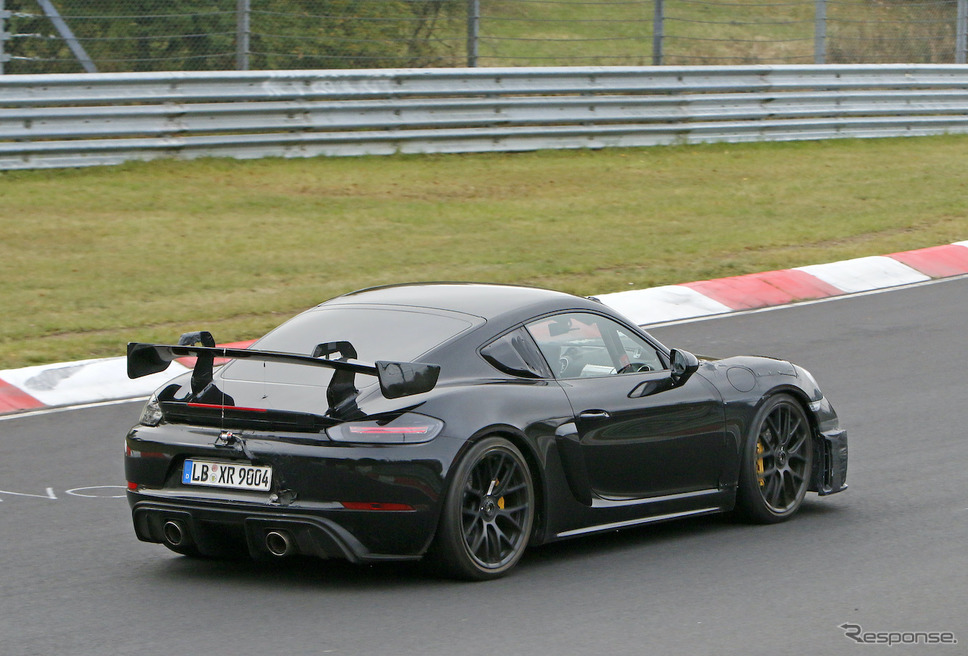 ポルシェ 718ケイマン GT4 RS プロトタイプ(スクープ写真)《APOLLO NEWS SERVICE》