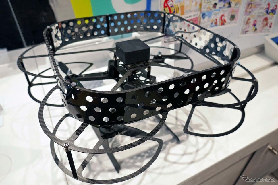「クリエイティブトレーディング」静電チャックを活用した技術をドローンに備え、“空飛ぶ空気清浄機”とした《写真撮影 会田肇》