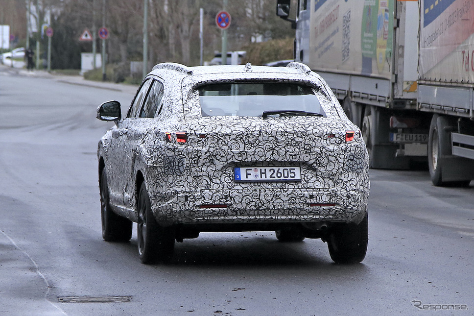 ホンダ ヴェゼル 次期型プロトタイプ(スクープ写真)《APOLLO NEWS SERVICE》