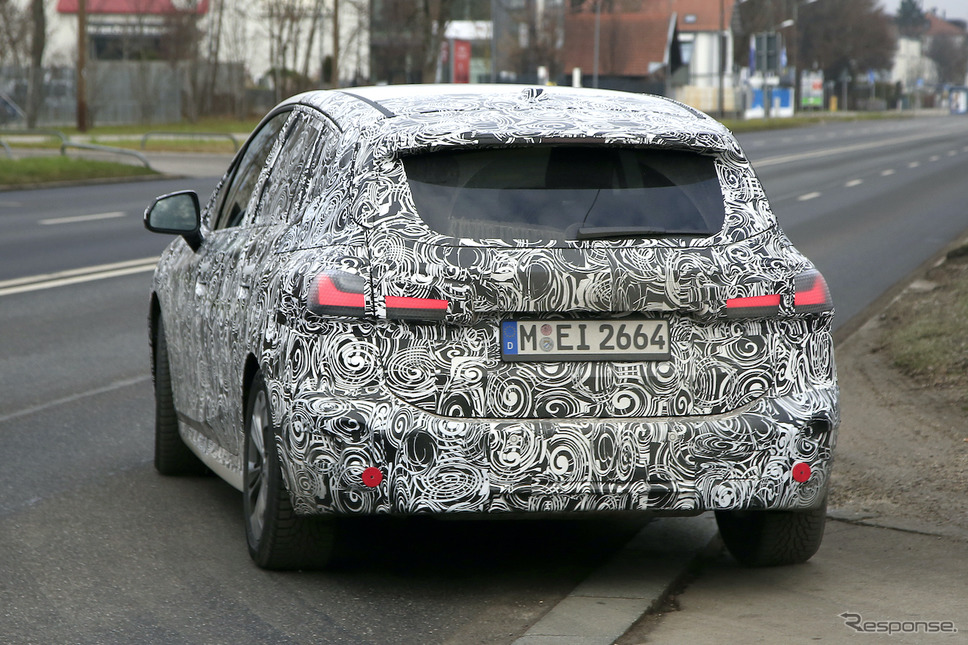 BMW 2シリーズ アクティブツアラー次期型プロトタイプ(スクープ写真)《APOLLO NEWS SERVICE》