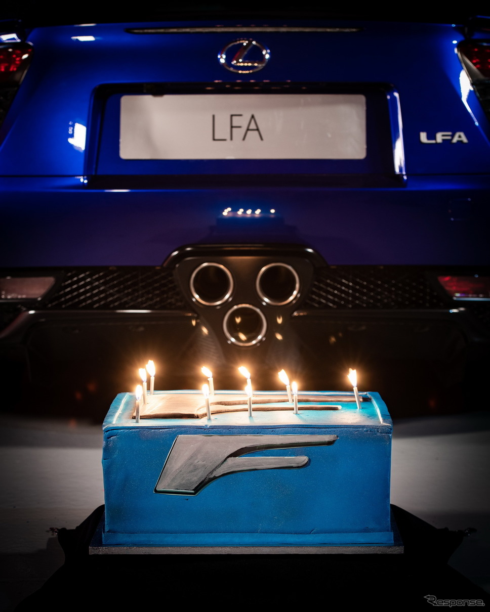 レクサス LFA のデビュー10周年を祝福《photo by Lexus》