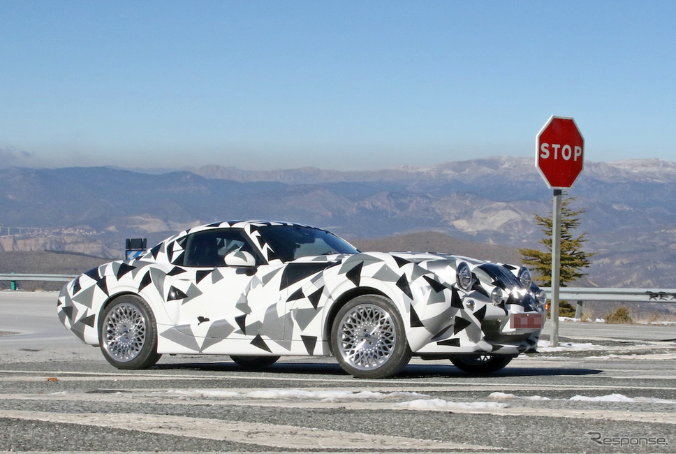 マツダ ロードスターRFの車体をベースとするHurtan Coupe プロトタイプ（スクープ写真）《APOLLO NEWS SERVICE》