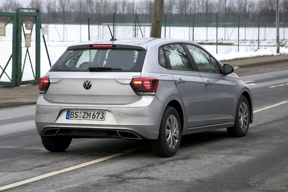VW ポロ 改良新型プロトタイプ（スクープ写真）《APOLLO NEWS SERVICE》