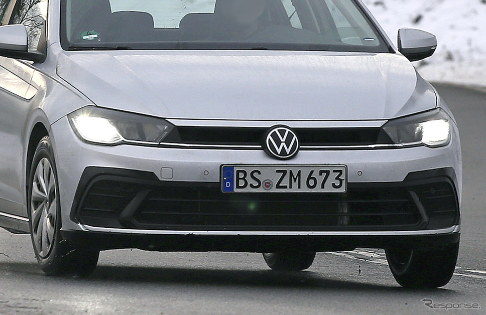 VW ポロ 改良新型プロトタイプ（スクープ写真）《APOLLO NEWS SERVICE》