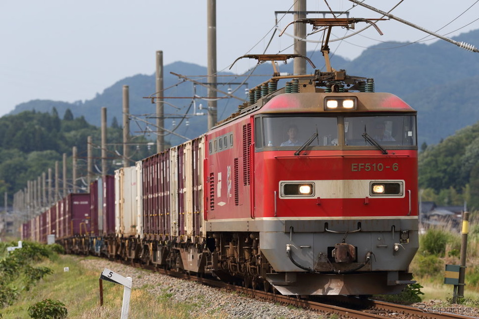 貨物列車《Photo by Manabu Takahashi/Getty Images News/ゲッティイメージズ》