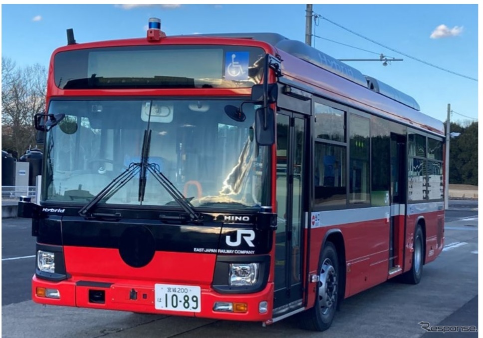 自動運転レベル3のBRT専用大型自動運転バス《写真提供 JR東日本》