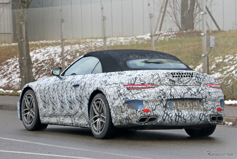 メルセデスAMG SL 次期型プロトタイプ(スクープ写真)《APOLLO NEWS SERVICE》