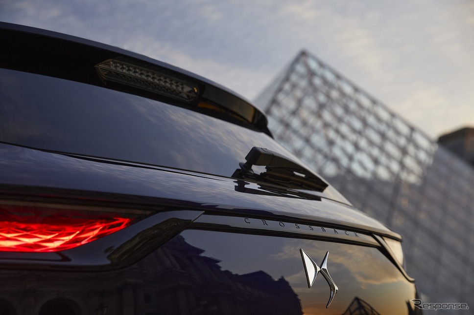 DS 7クロスバック ルーヴル ブルーHDi《写真提供 Groupe PSA Japan》