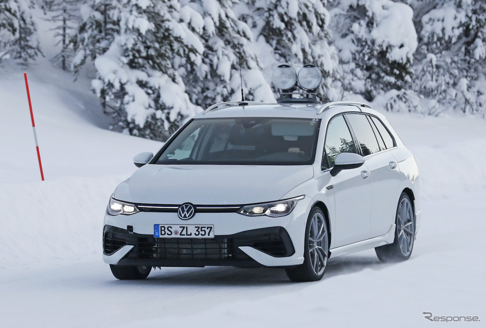 VW ゴルフR ヴァリアント 次期型プロトタイプ（スクープ写真）《APOLLO NEWS SERVICE》