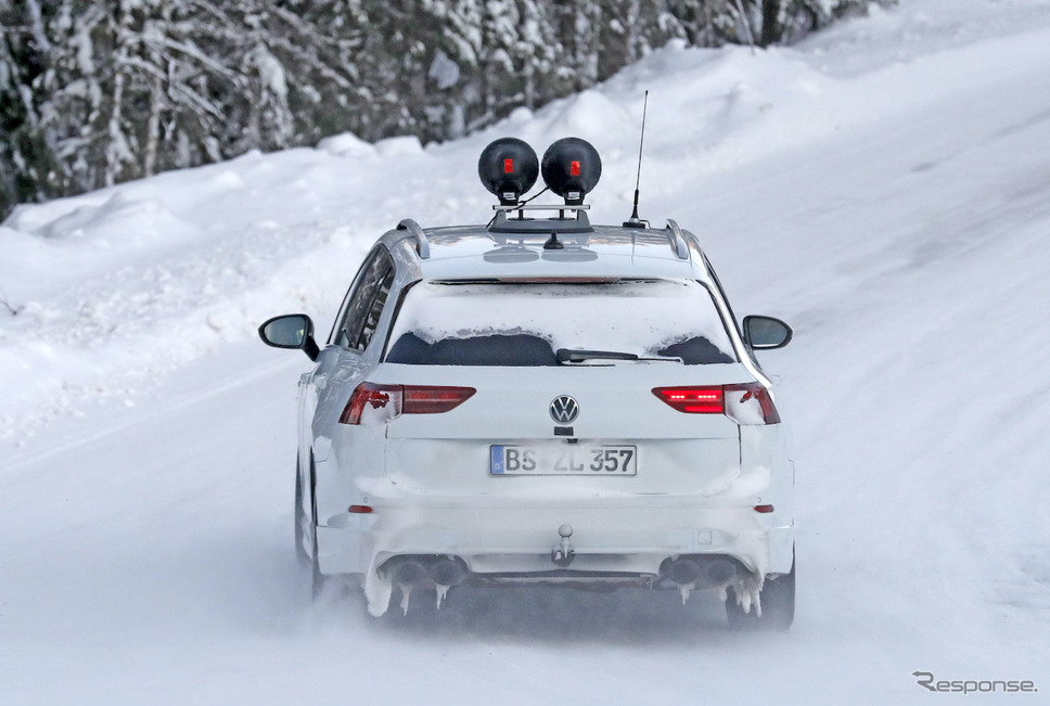 VW ゴルフR ヴァリアント 次期型プロトタイプ（スクープ写真）《APOLLO NEWS SERVICE》